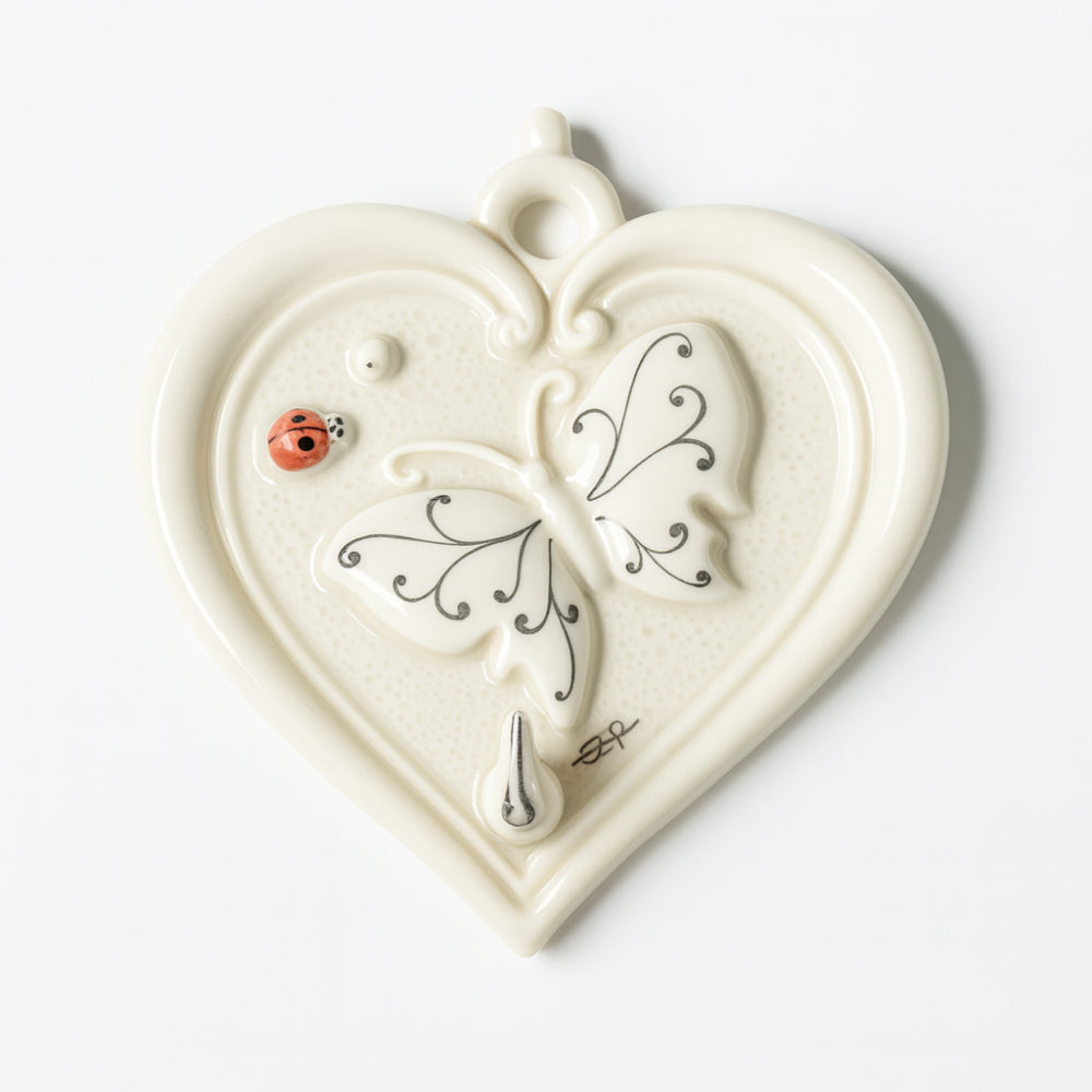 Appendi canovacci Ser a cuore con farfalle in porcellana Capodimonte 13x14 cm