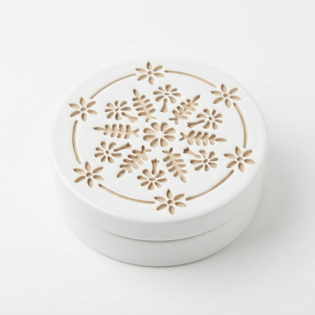 Boan Scatola in Ceramica Bianca Rotonda Intagliata 13x4,5 cm