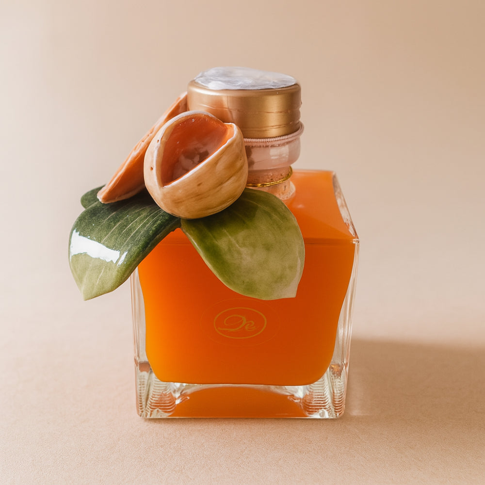 Bottiglia limoncello 200 ml Dea Capodimonte in ceramica artistica dipinta a mano