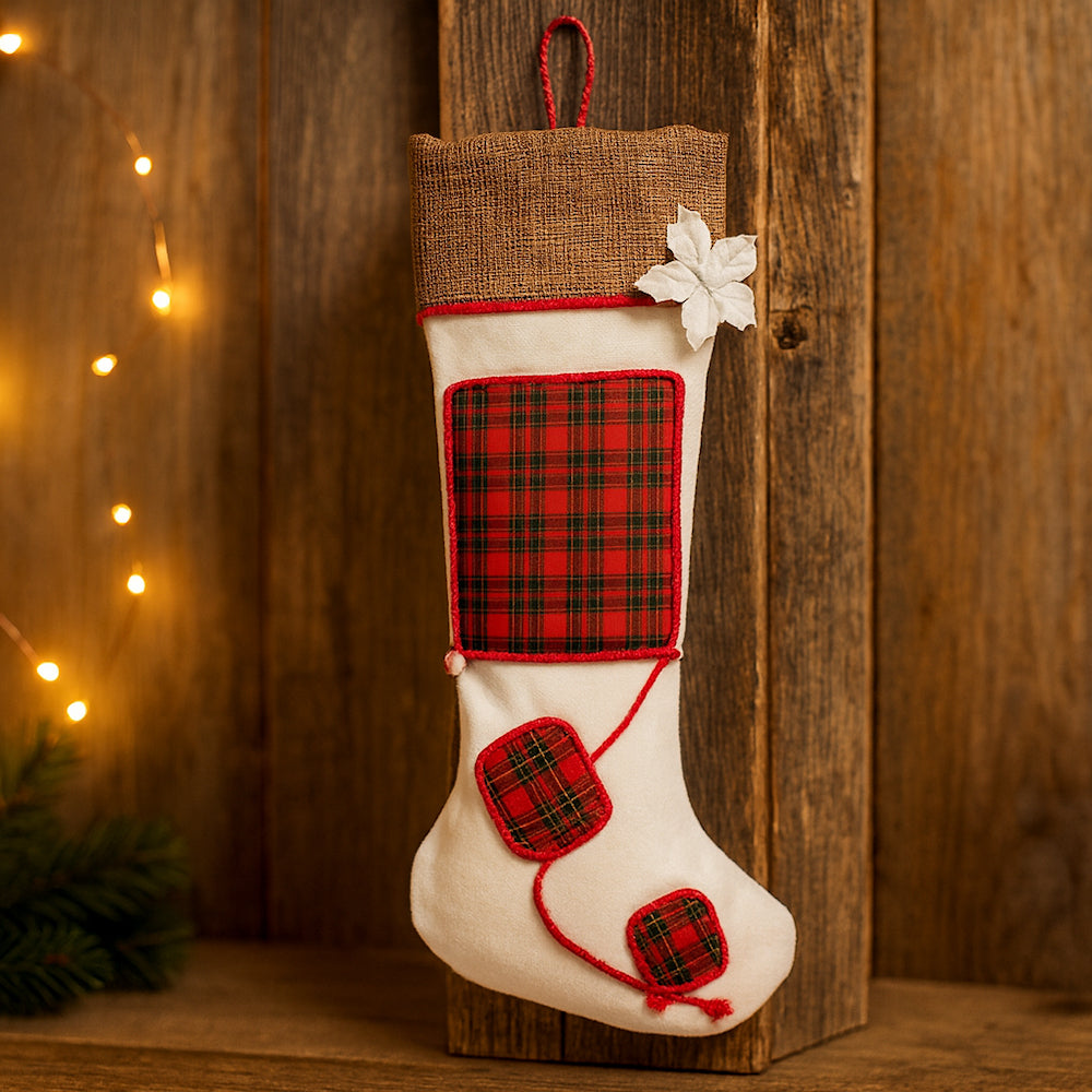 Calza Epifania in tessuto panna e tartan con stella di Natale bianca – Le Favole Living