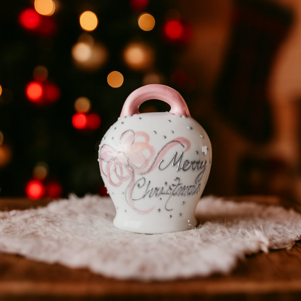 Campana Sharon cipria con scritta Merry Christmas in porcellana H 12 cm – Le Favole Living