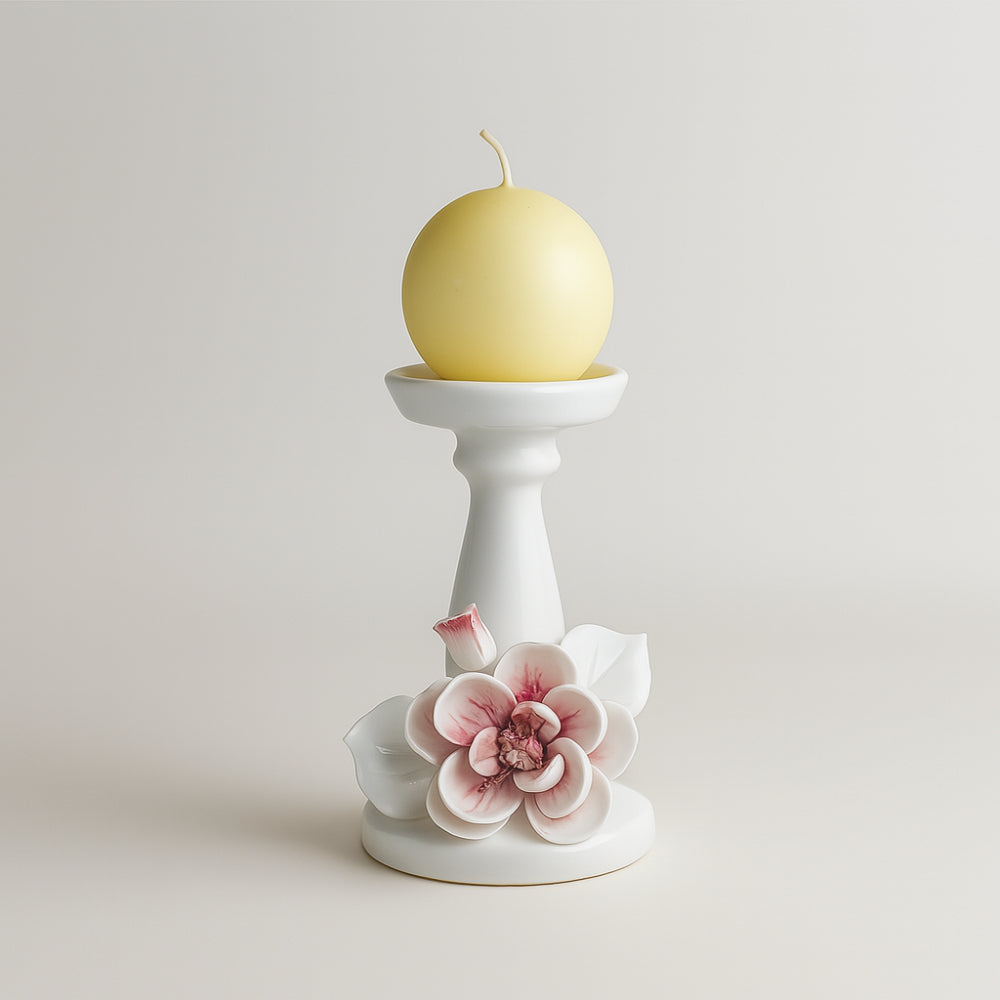 Candelabro Camelia Dea Capodimonte in ceramica bianca H 20 cm