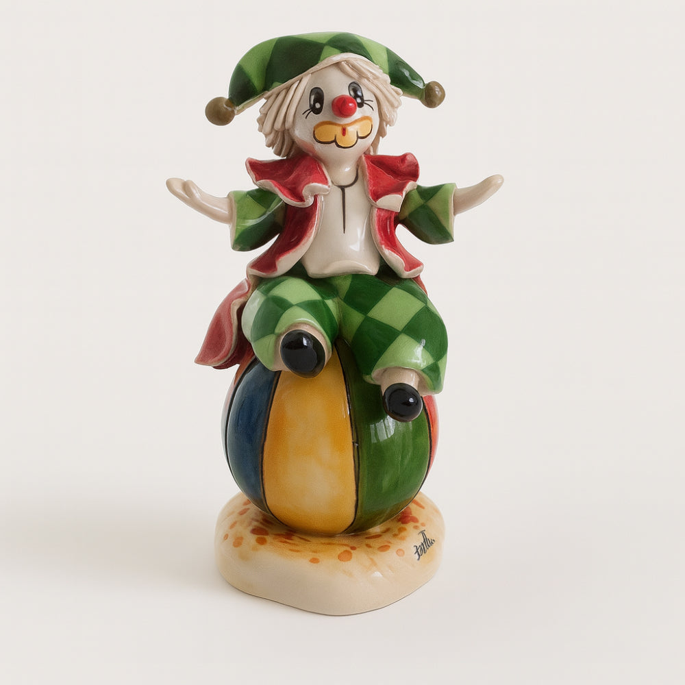 Clown Pagliaccio Zampiva in porcellana H 17x10 cm dipinto a mano