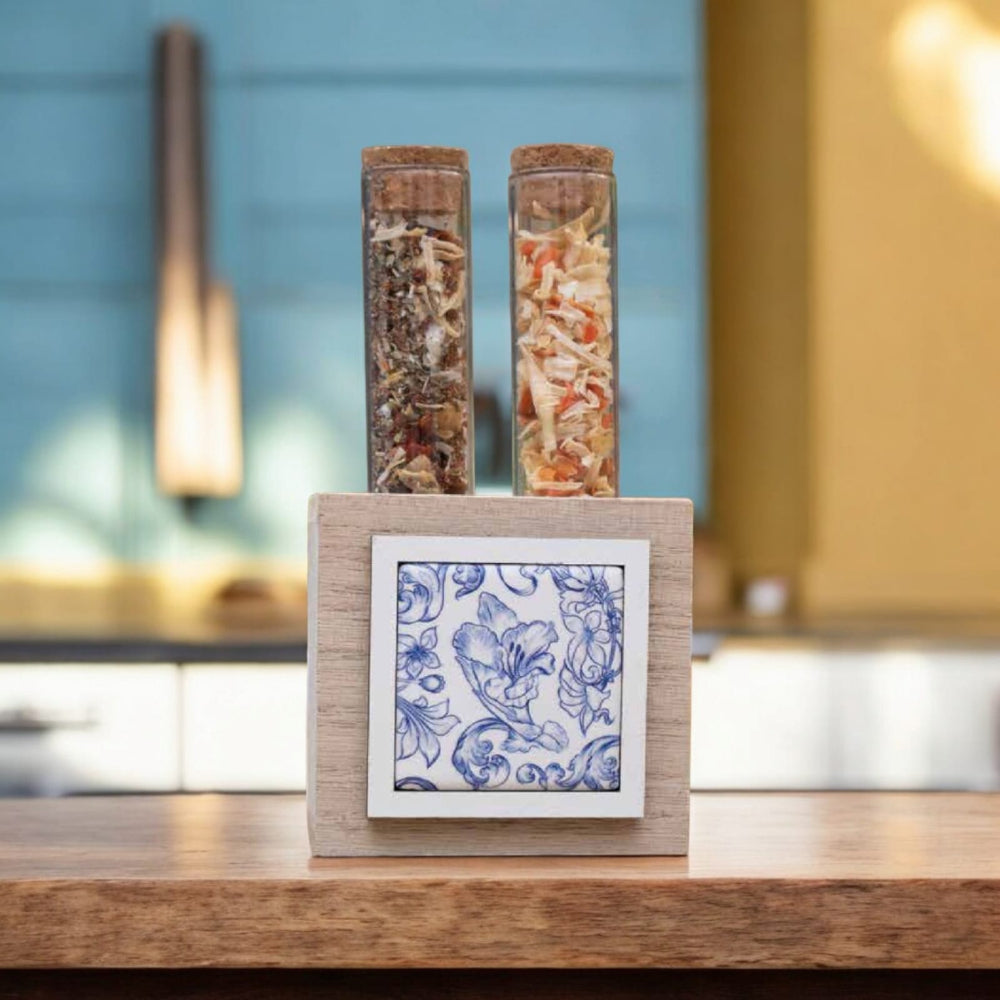 Cuorematto Portaspezie in Legno con Decoro Maiolica - D9044