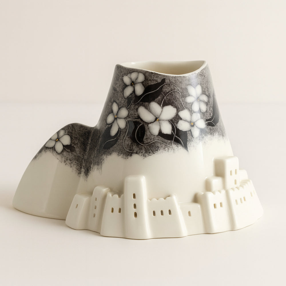 Diffusore Vesuvio Ser in porcellana Capodimonte nero H 10x16 cm