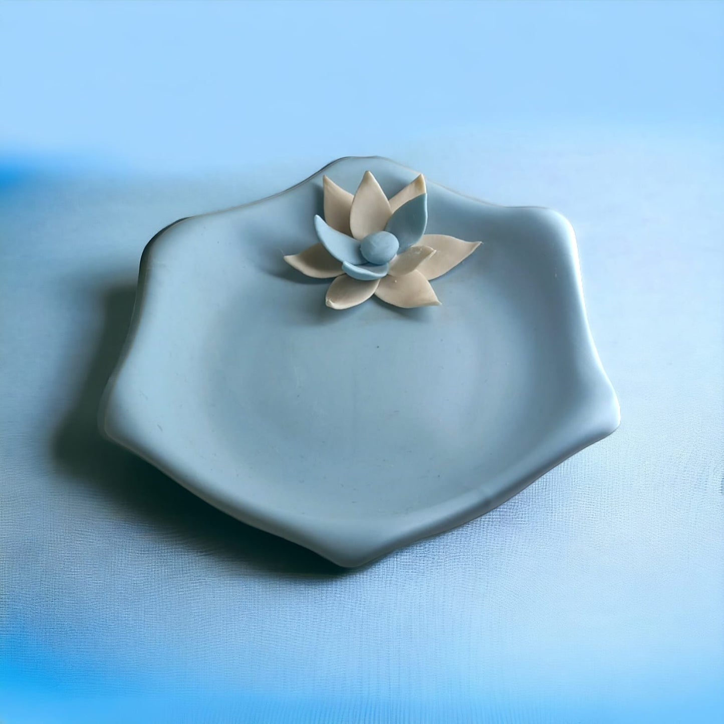 F.lli Majello Capodimonte Blue Water Lily Empty Pocket Tray, 12 cm