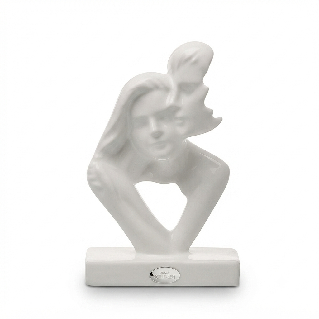 Ilary Queen Scultura Innamorati Porcellana Bianco Lucido 15,5 cm