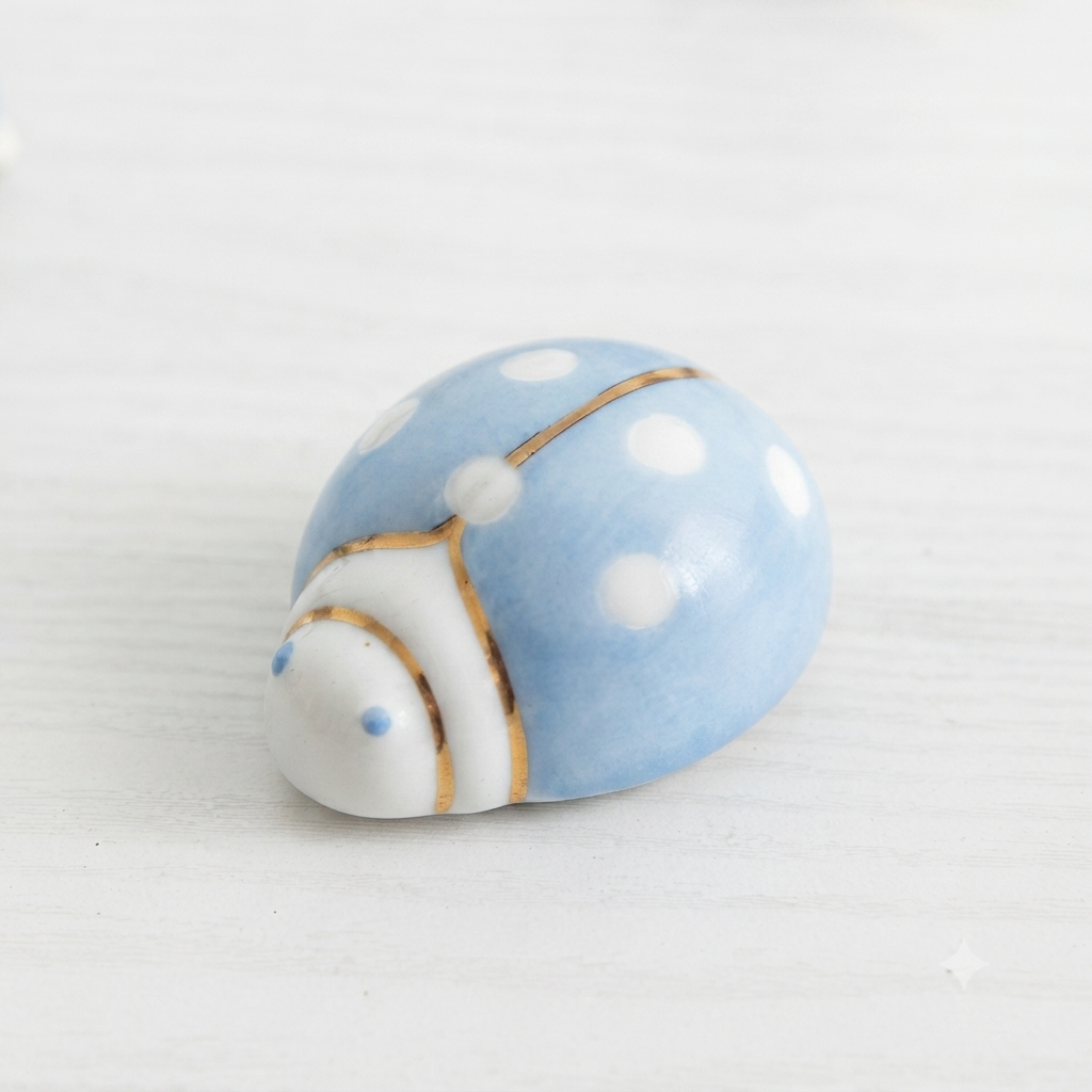 La Galleria Coccinella Porcellana di Limoges Azzurra 6x7x3,5 cm