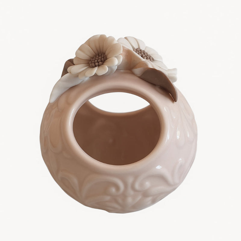 Lanterna Sharon rosa con fiorellini in porcellana Capodimonte H12x10 cm – porta candele decorativo – Le Favole