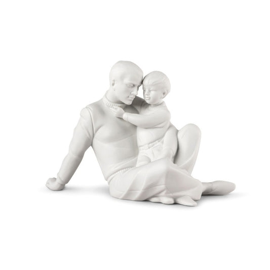 NAO by Lladrò - Amare e Proteggere (Bianco Opaco) 02001871 - Scultura in Porcellana