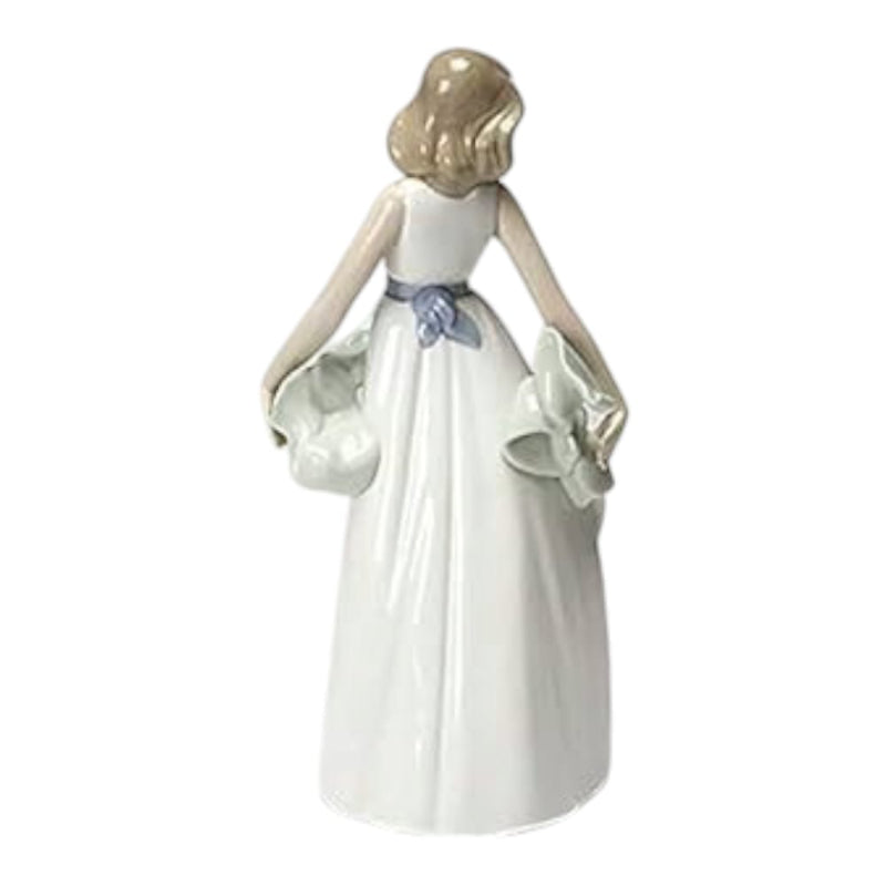 NAO by Lladrò - Camminando tra le Nuvole 02001343 - Scultura in Porcellana