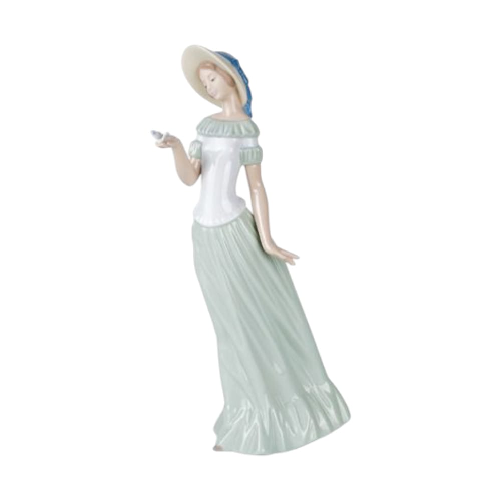 NAO by Lladrò - La Danza della Farfalla 02001398 - Scultura in Porcellana