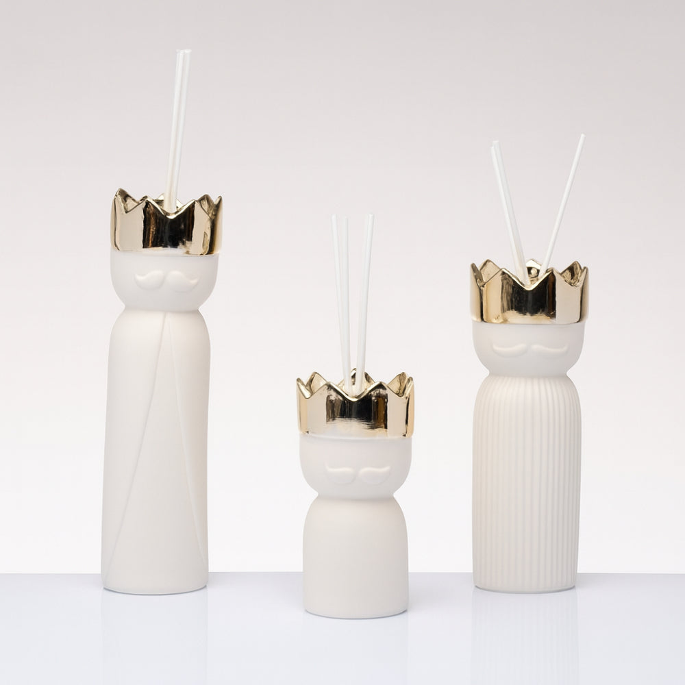 Profumatore Re Magio in biscuit bianco e oro H21-17-12 cm