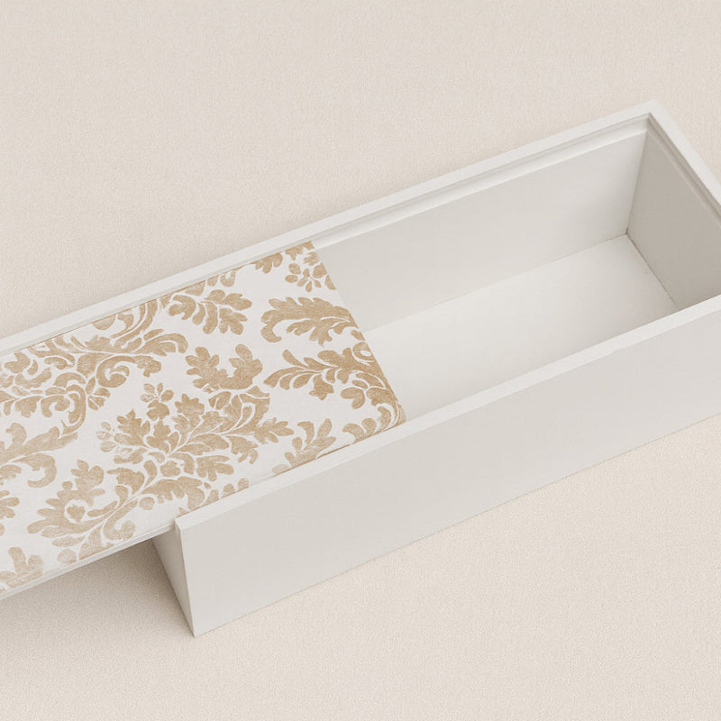 Scatola porta bottiglie Cuorematto in legno 35x11x10 cm con decoro broccato