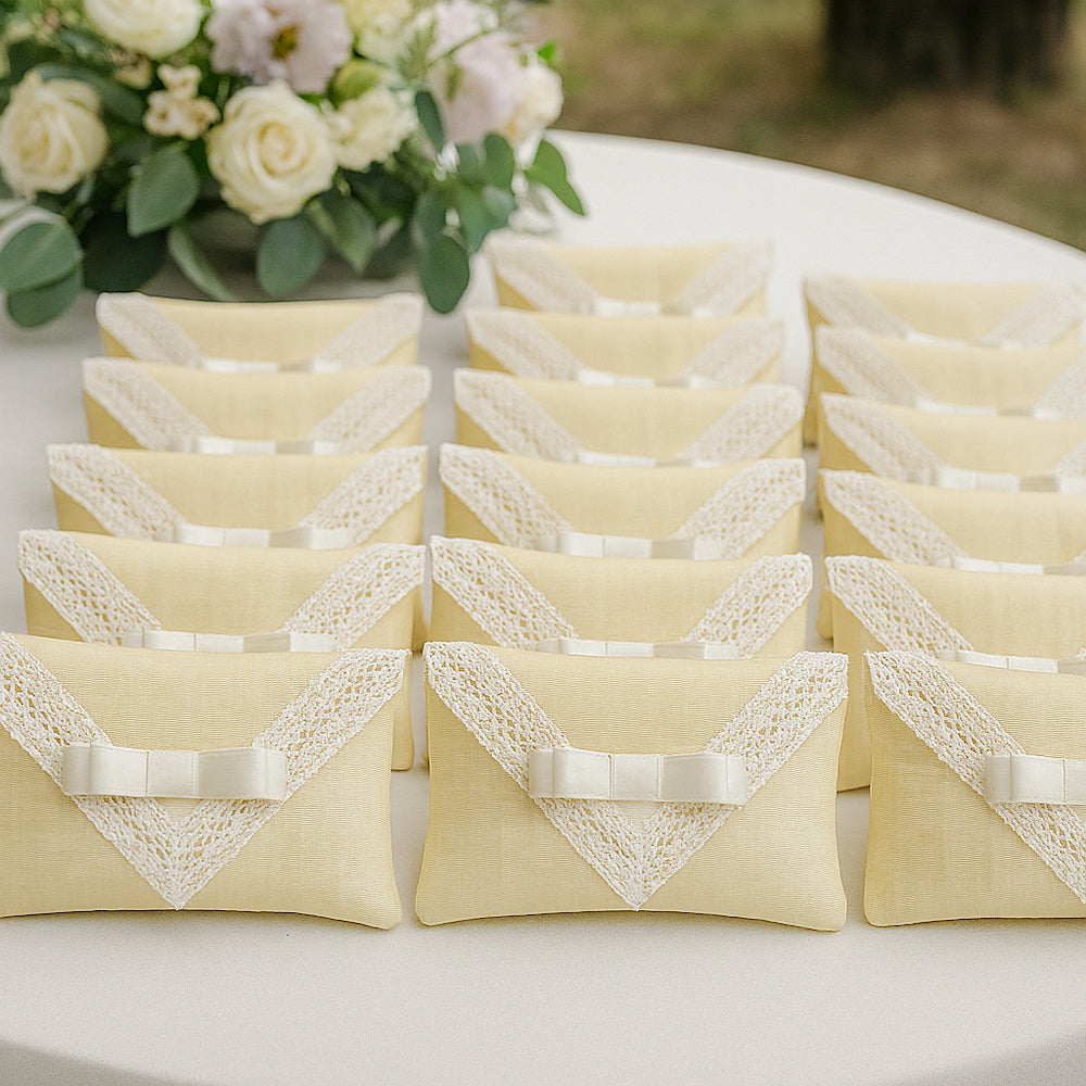 Set 10 bustine eleganti con fiocco Chanel e pizzo crema
