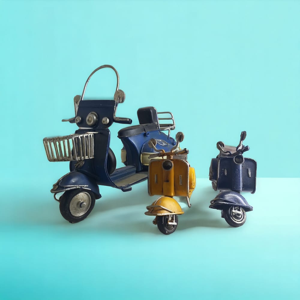Set 3 Scooter Vespa Cuor Veloce Cuorematto in Latta Blu e Giallo