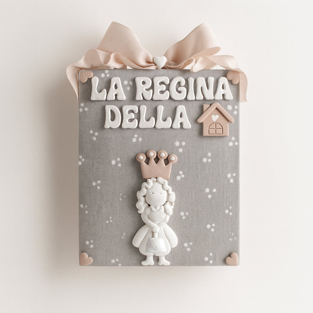Statua Regina della Casa in marmorina H 14 cm regalo Festa della Mamma
