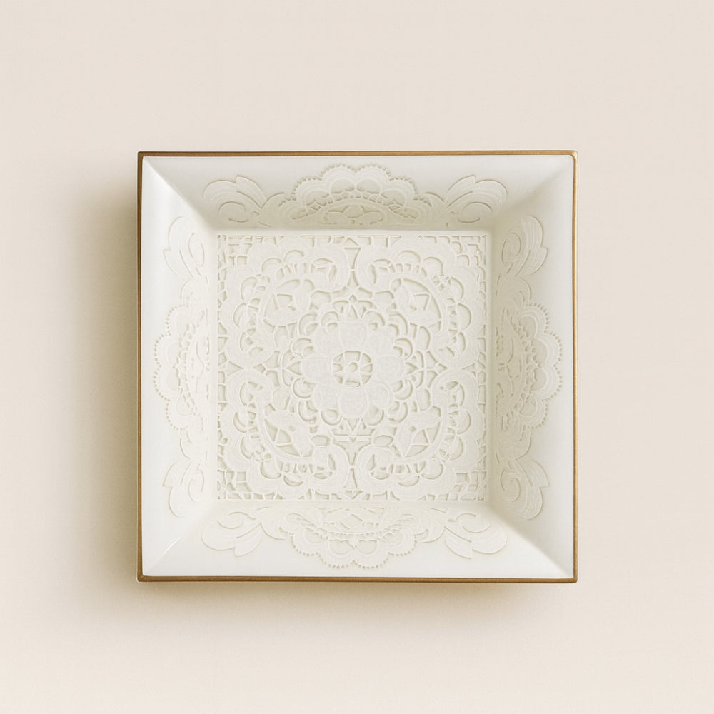 Svuotatasche Acquachiara in porcellana decorata filo oro 20×20 cm vintage