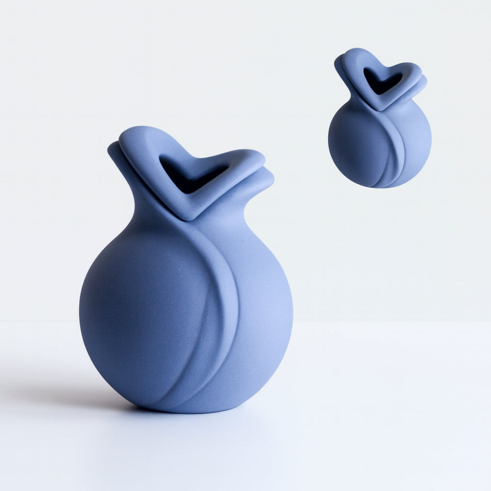 Vaso diffusore Weds decoro cuori in biscuit Made in Italy H 11x9 cm blu