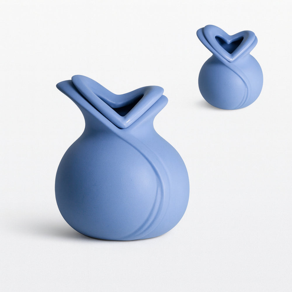 Vaso diffusore Weds decoro cuori in biscuit Made in Italy H 15x13 blu