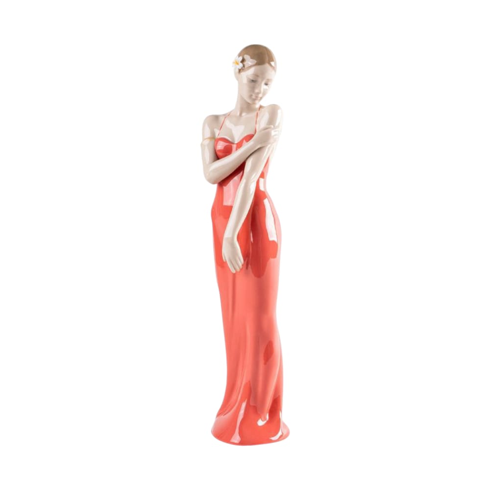 NAO by Lladrò Porcelain Sculpture The Elegance of a Lady 30 cm