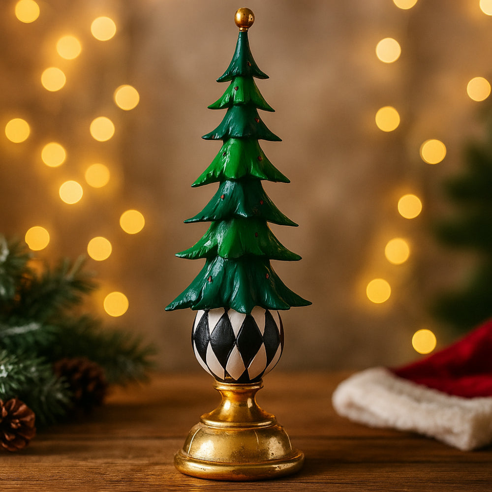 Albero di Natale in marmorina con sfera a scacchi e base oro Ilary Queen H 43,5 cm