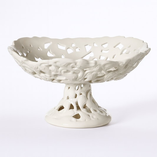 Alzatina smerlata traforata in ceramica bianca Arte di Nacchi KF-17