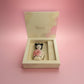 Campana Kokeshi Sharon Suami giallo porcellana H 12×7  cm bomboniera