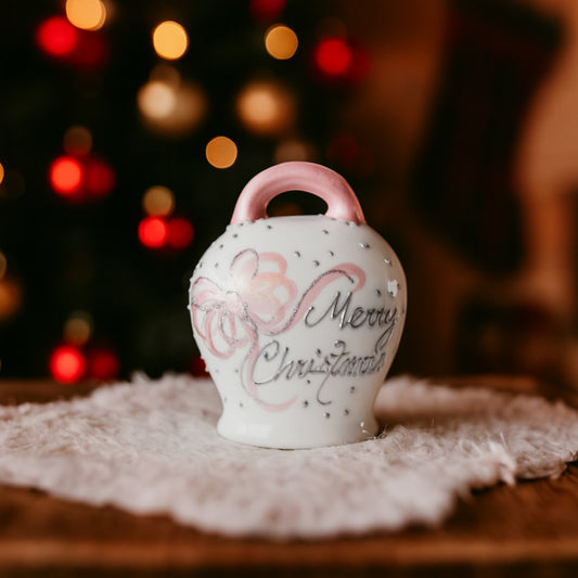 Campana Sharon cipria con scritta Merry Christmas in porcellana H 12 cm – Le Favole Living