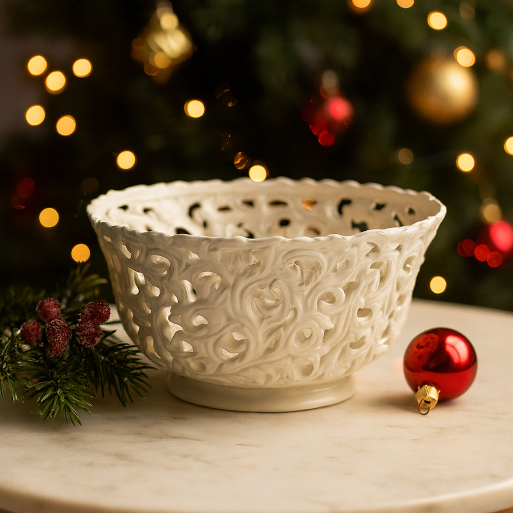 Centrotavola traforato in ceramica bianca Arte di Nacchi KF-23 28x20x14 cm