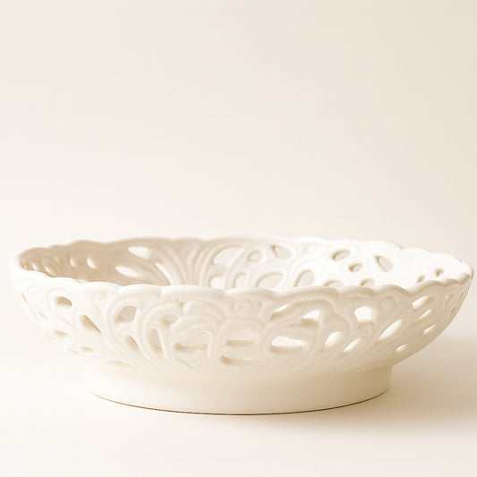 Centrotavola traforato in ceramica bianca Arte di Nacchi KF-21 34x20x9 cm