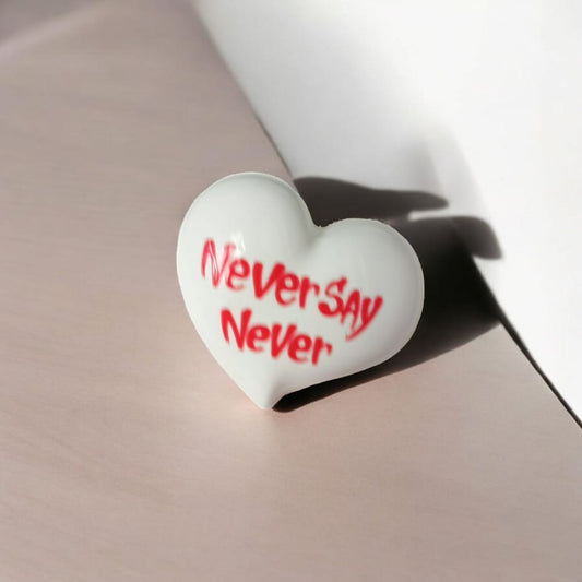 Cuore bianco Capodimonte Sharon "Never Say Never" 9x7,5 cm – Decorazione simbolica Made in Italy
