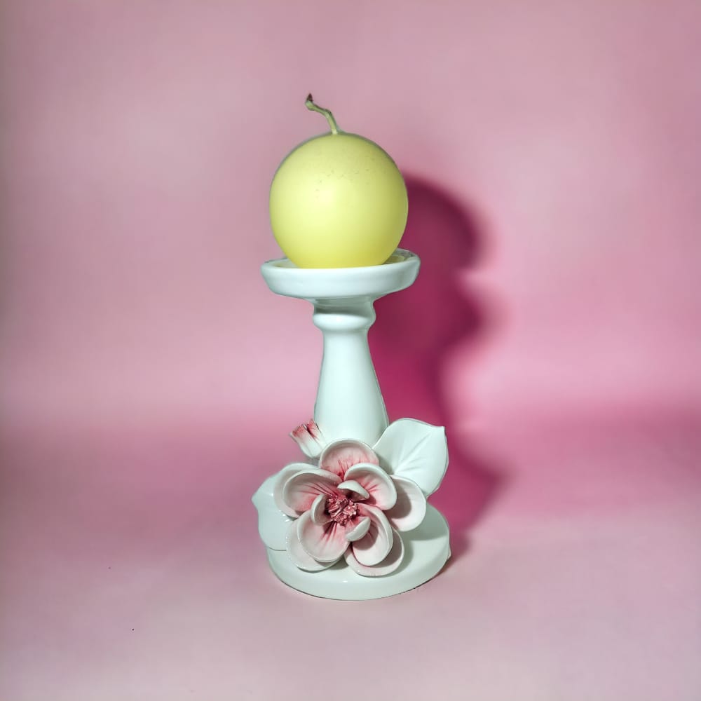 Dea Capodimonte Candelabro Bianco con Camelia Colorata H.20x12cm