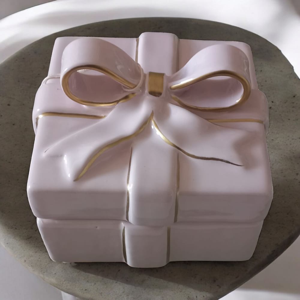 Dea – Scatola in Ceramica Capodimonte H.11x12,5 cm Rosa Cipria con Fiocco Oro