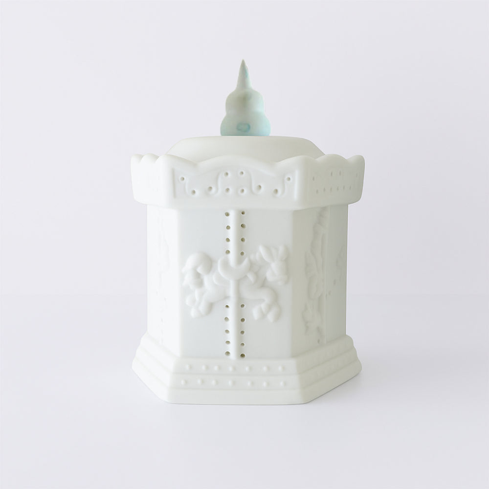 Dettaglio luce LED giostrina biscuit Ilary Queen