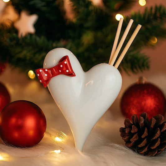 Diffusore da parete Cuorematto in porcellana a forma di cuore con fiocco 