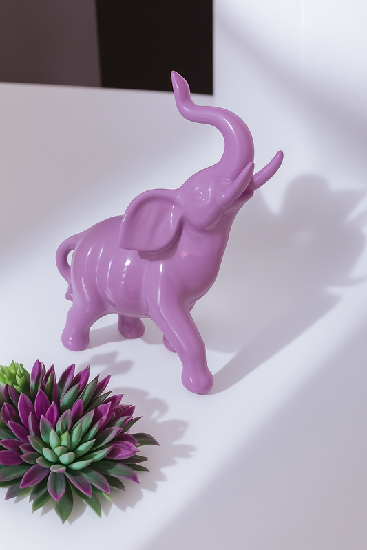 Elefante portafortuna Sharon in porcellana lilla 15x13 cm – Simbolo elegante di fortuna Made in Italy