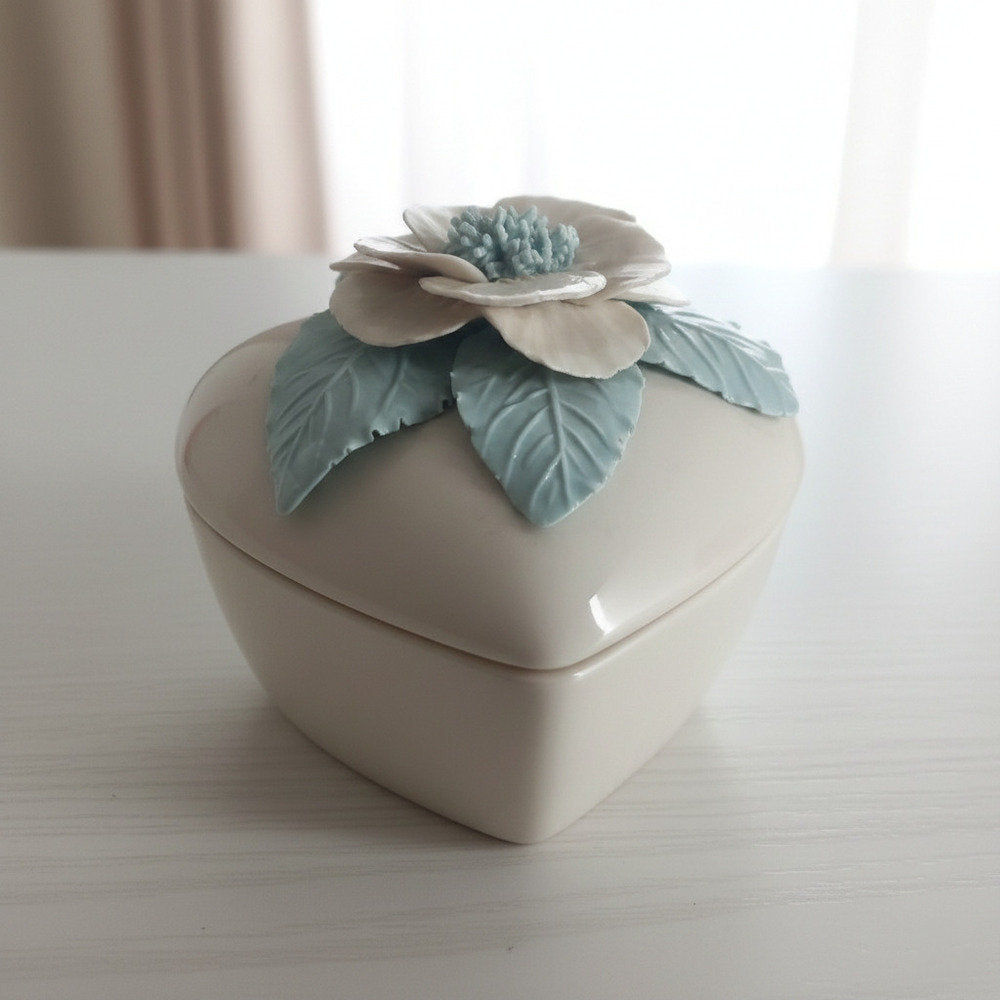 F.lli Majello Scatola Cuore Porcellana Capodimonte 8x11 cm Polvere