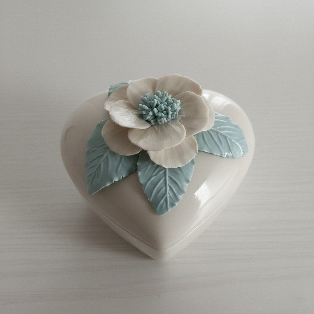 F.lli Majello Scatola Cuore Porcellana Capodimonte 8x11 cm Polvere