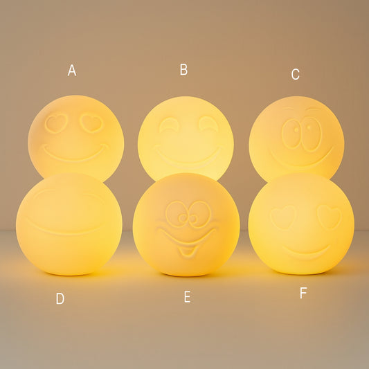 Lampada LED Cuorematto emoji smile Ø 10 cm con luce calda

