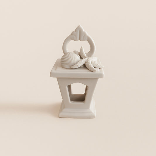 Lanterna Sharon in biscuit Capodimonte H16x9 cm con decoro marino – oggetto artigianale Made in Italy – Le Favole

