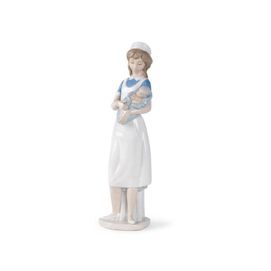 Nao Infermiera Nurse in Porcellana Fine by Lladro 709