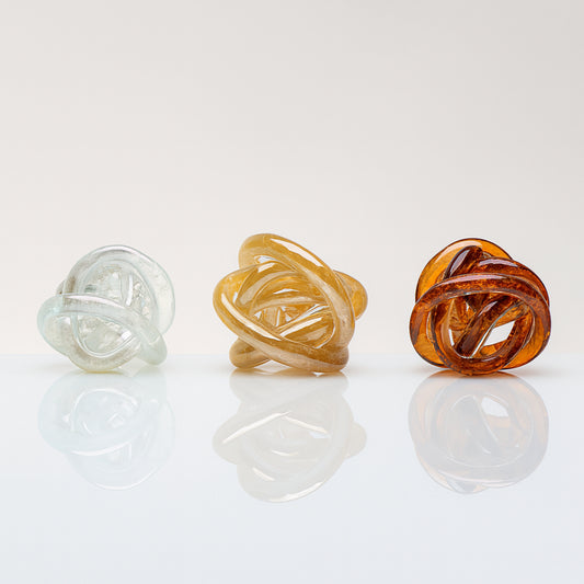 Nodo d’Amore Cuorematto in vetro Ø 7 cm – Bomboniera solidale elegante Made in Italy