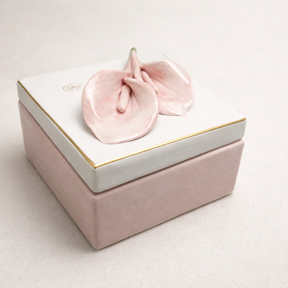 Scatola cipria con due calle in ceramica di Capodimonte Dea Capodimonte 14,5 cm