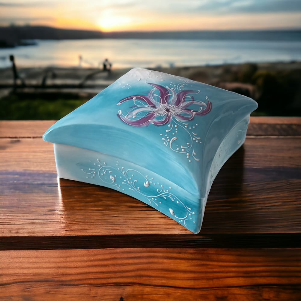 Scatola portagioie Sharon in porcellana Limoges dipinta a mano – oggetto decorativo Made in Italy – Le Favole