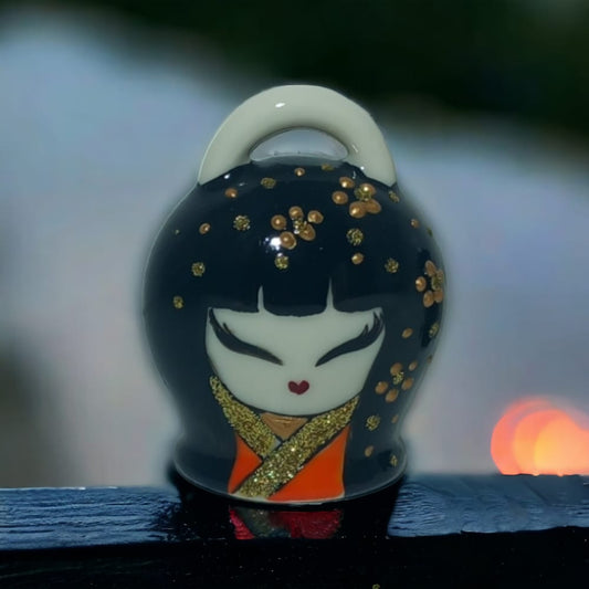 Sharon Campana Mini Kokeshi In Porcellana N/Arancio in Scatola Porta Confetti
