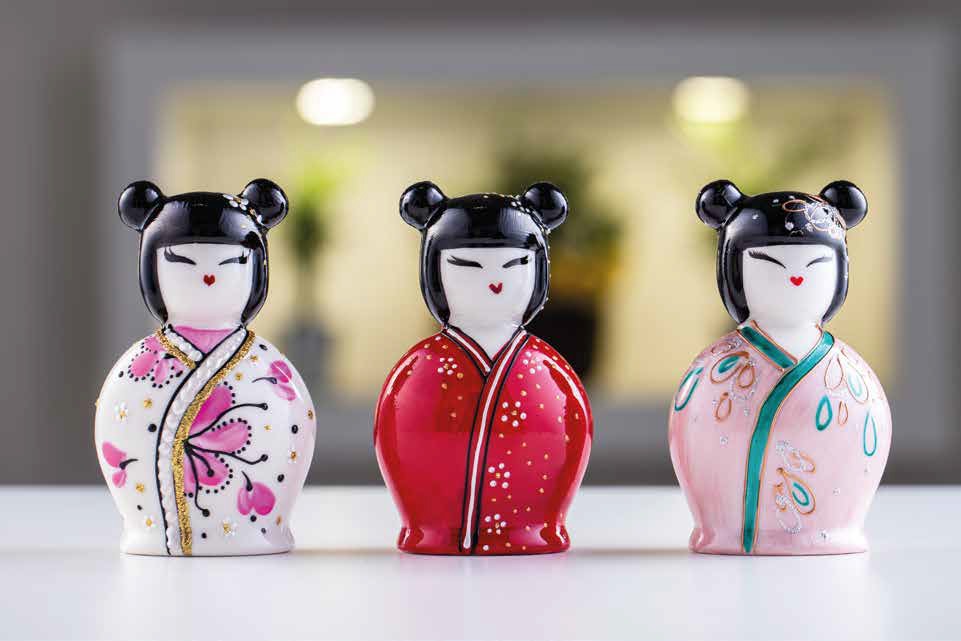 Sharon - Campana Kokeshi in Porcellana Dipinta a Mano 12x7cm