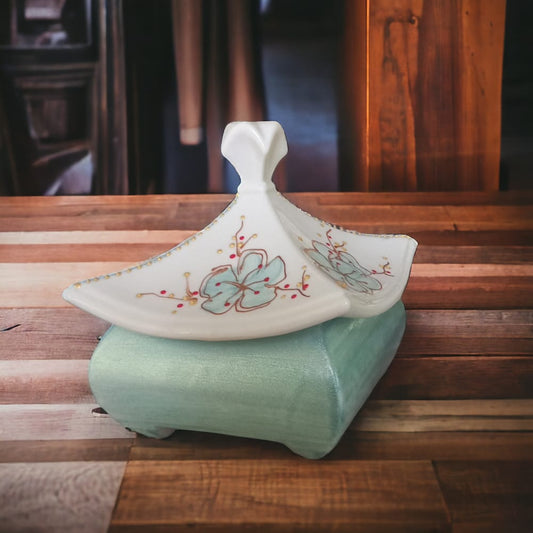 Sharon Scatola Pagoda Kokeshi Bassa Gloss In Porcellana dipinta a Mano