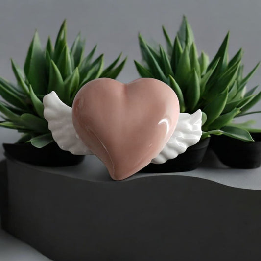 Spago di Terra – Cuore Alato Cipria in Ceramica (16x10 cm) – Made in Italy