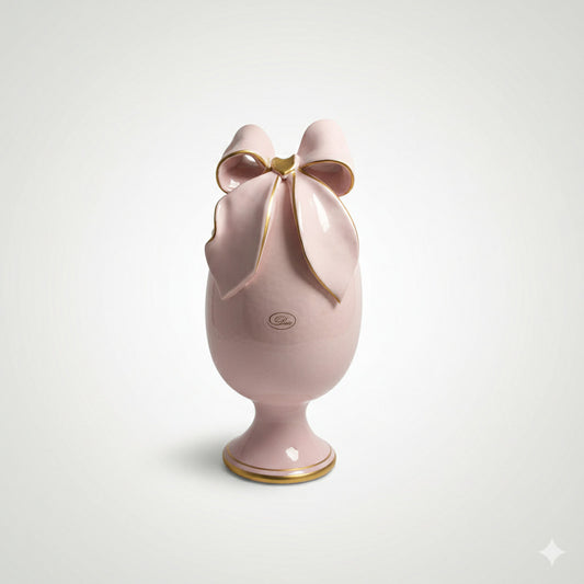 Uovo decorativo cipria con fiocco oro in ceramica di Capodimonte Dea Capodimonte H 26 cm